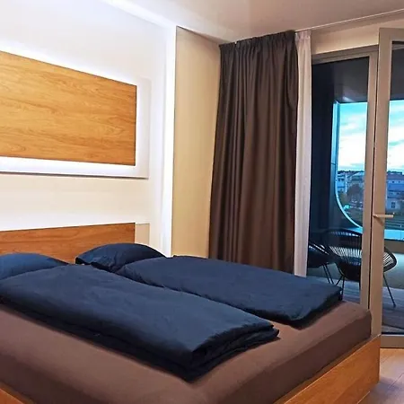 New Modern 2 Rooms Apartment In Bratislava דירה *